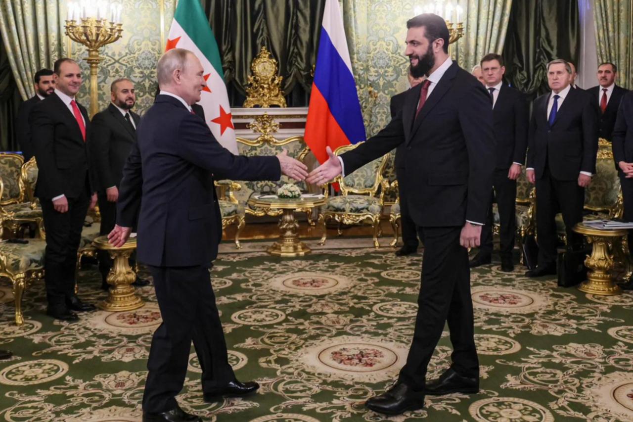Putin, Sharaa discuss plans to reorganize Hmeimim, Tartus military bases