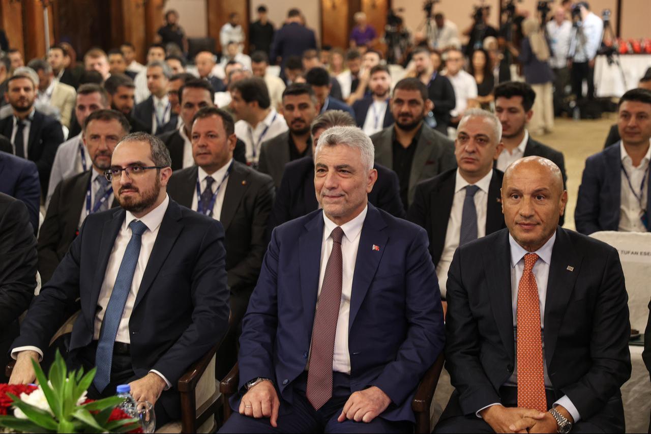 Turkish Trade Minister Omer Bolat (C) attends the "Turkiye-Syria Trade Delegation and B2B Meetings" event, coordinated by the Ministry of Trade and organized by the Turkish Exporters Assembly (TIM), in Damascus, Syria, August 26, 2026. (AA Photo)