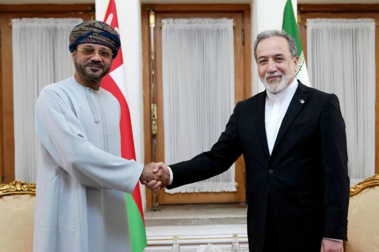 Tehran, Oman agree to share Strait of Hormuz revenues: IRGC