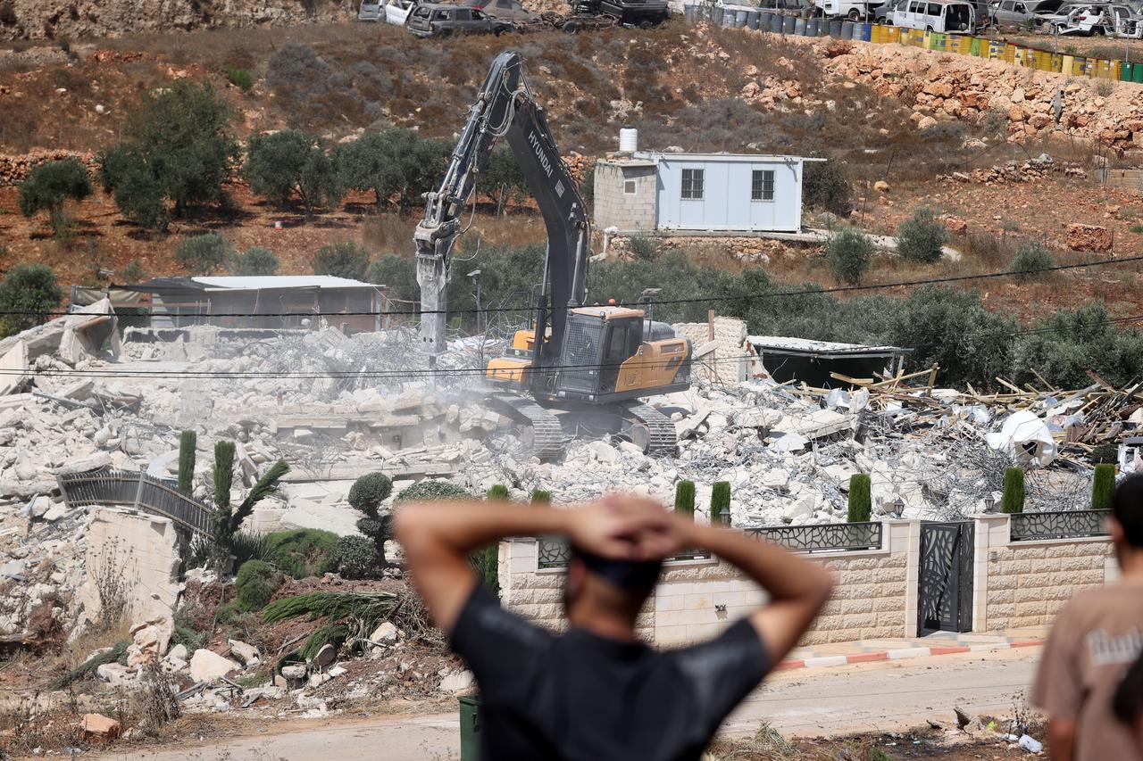 US-led Gaza board warns Hamas against flying kites after Israeli threats