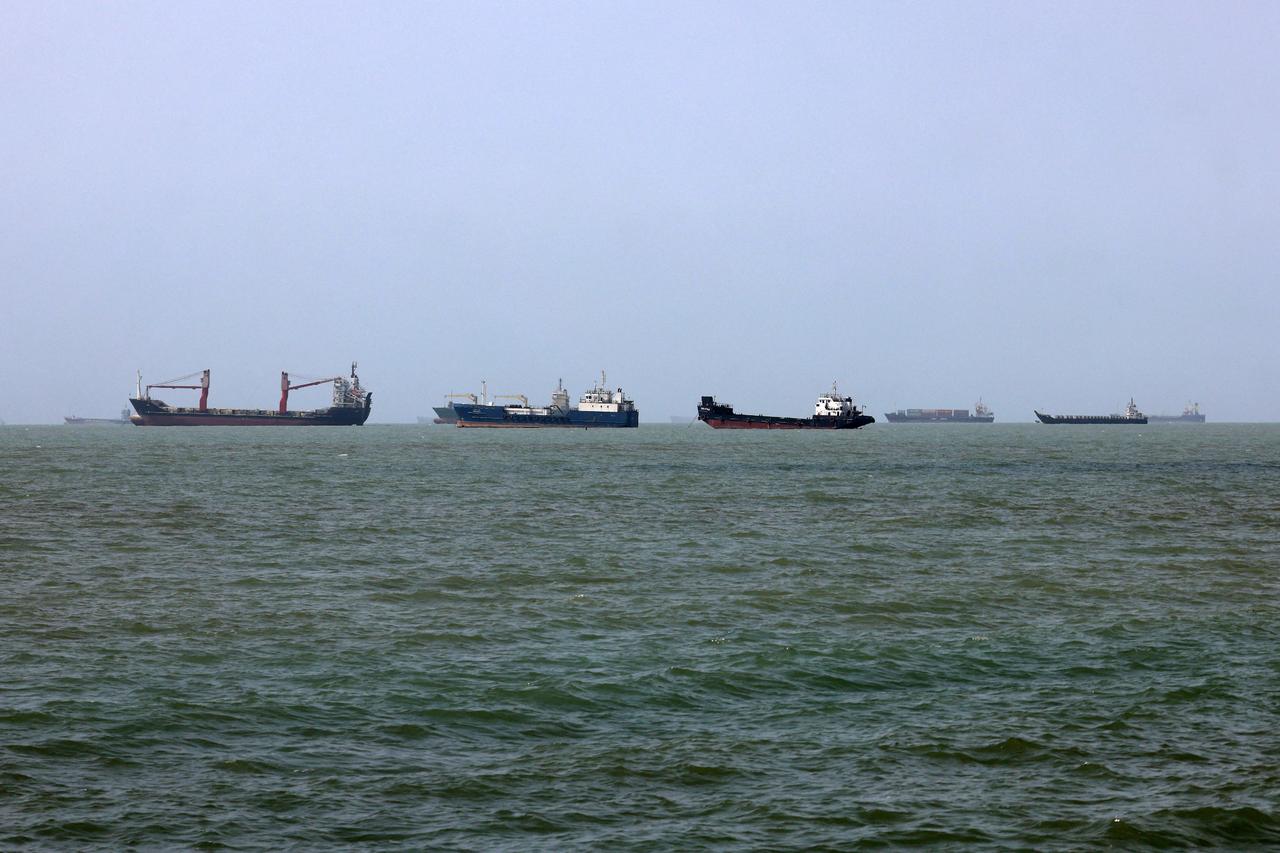 Qatar, Iran discuss temporary 'navigational corridor' through Hormuz Image
