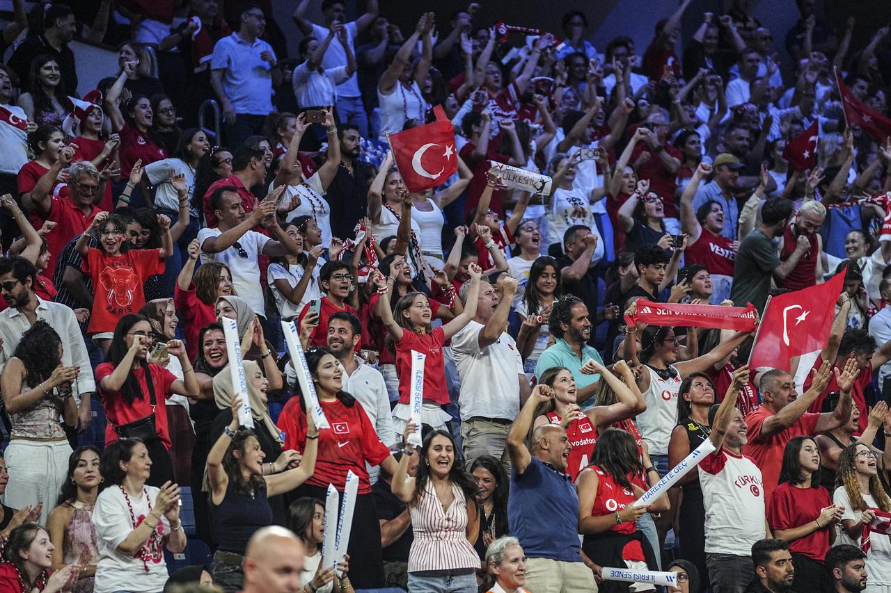 Türkiye wins four golds on Mediterranean Games day six