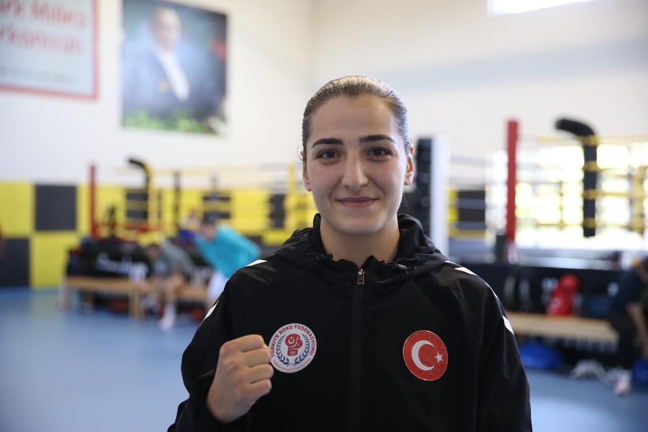 National boxer Ece Asude Ediz poses for a picture (AA Photo)