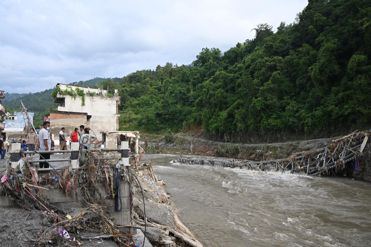 Nepal floods leave ‘enormous’ trauma as death toll tops 500