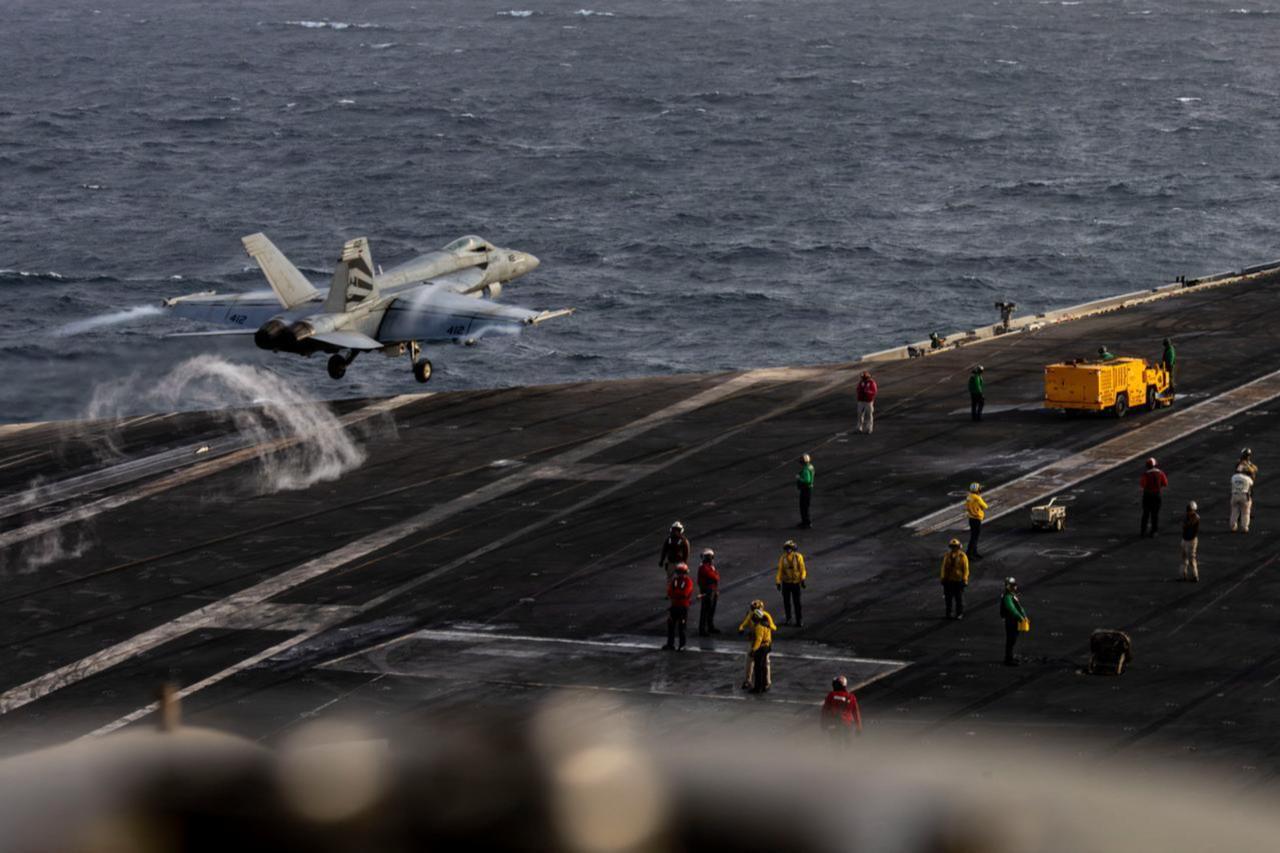 Roosevelt coming, Lincoln going: America's trillion-dollar ghost relay Image