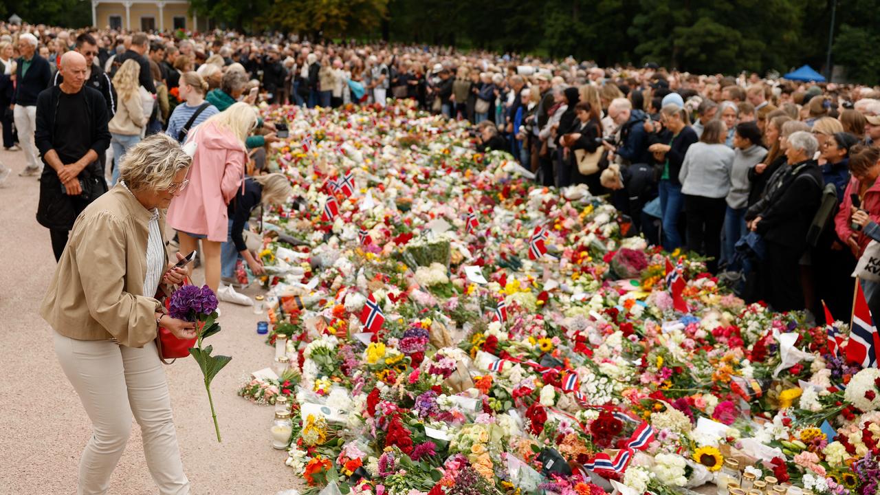 Thousands say goodbye to King Harald 