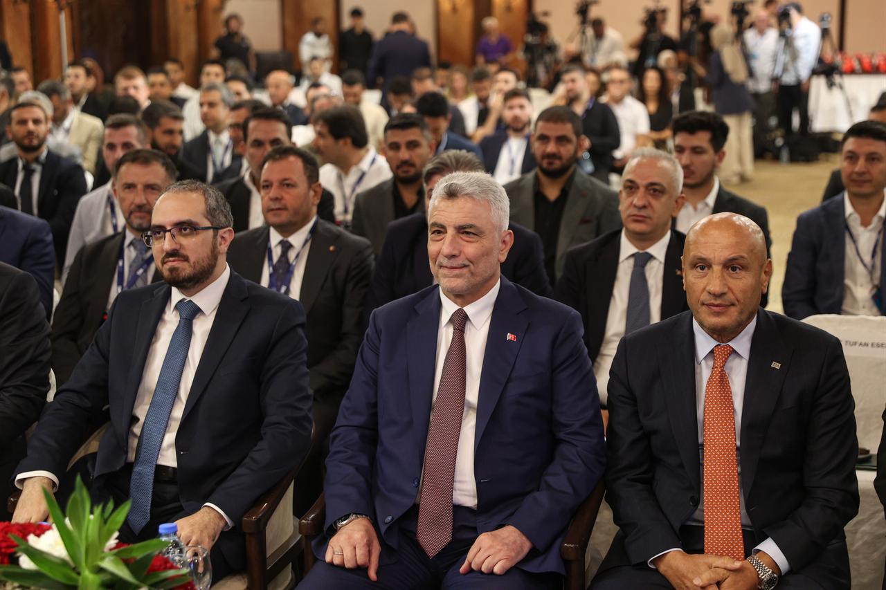 Turkish Trade Minister Omer Bolat (C) attends the "Turkiye-Syria Trade Delegation and B2B Meetings" event, coordinated by the Ministry of Trade and organized by the Turkish Exporters Assembly (TIM), in Damascus, Syria, on August 26, 2026.  (AA Photo)