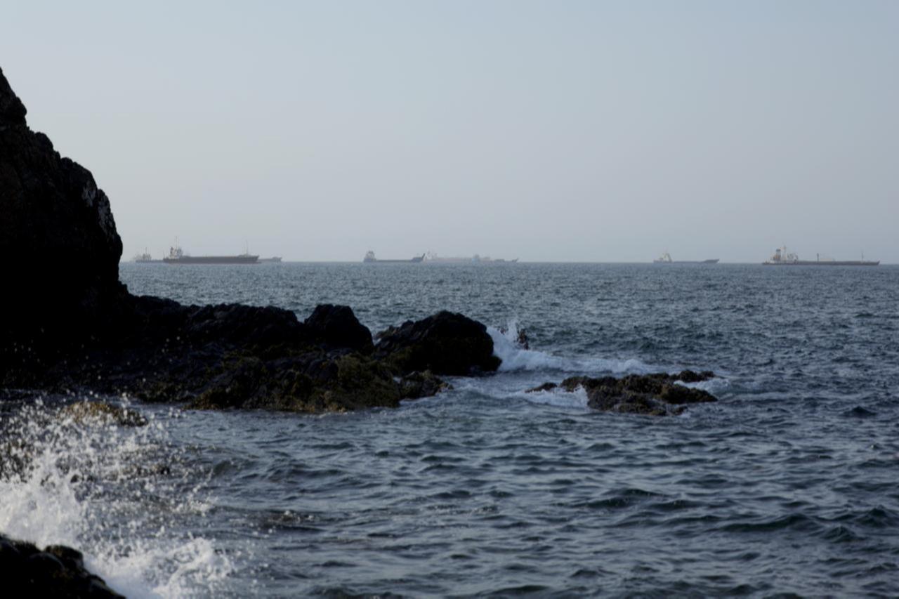 400 vessels, 6,000 seafarers remain stranded in Gulf amid Hormuz crisis