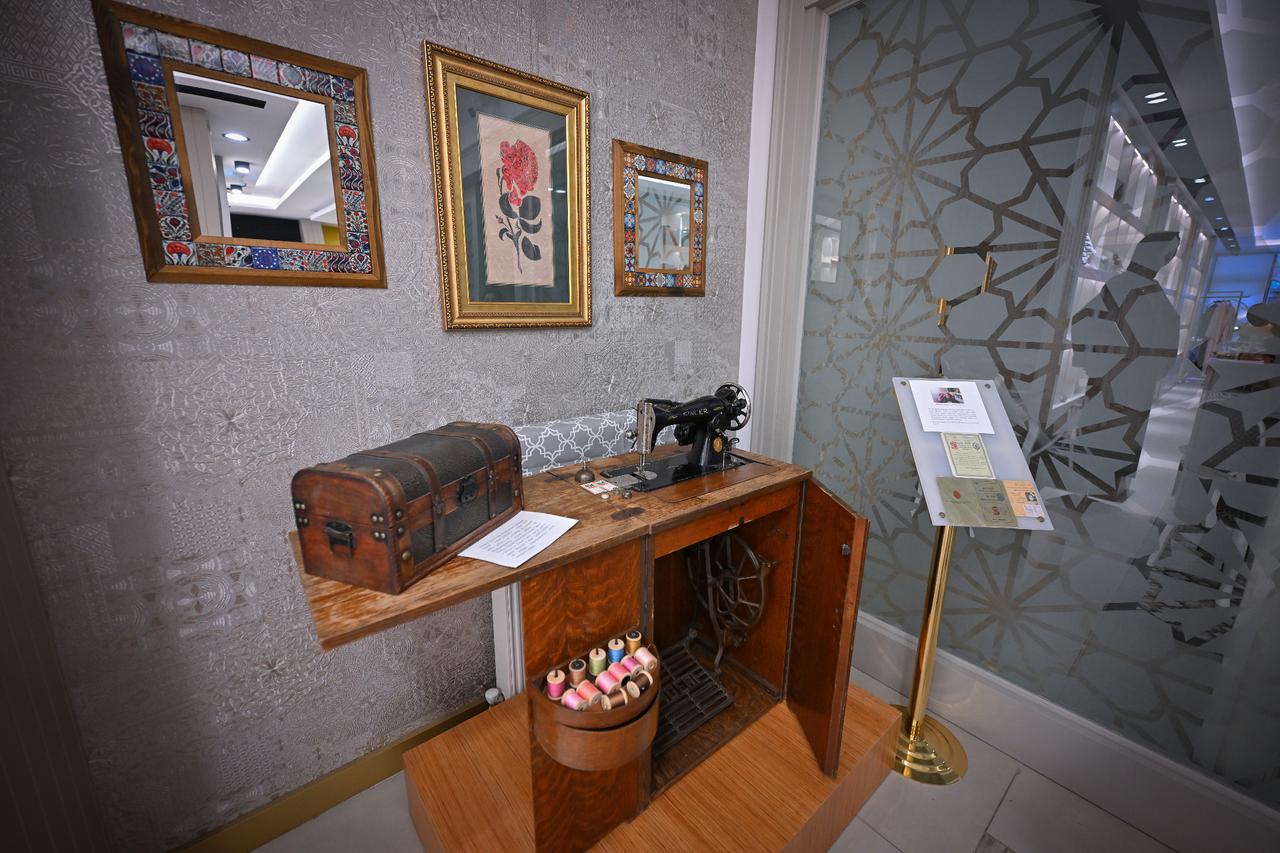 Century-old sewing machine used for soldiers' uniforms goes on display