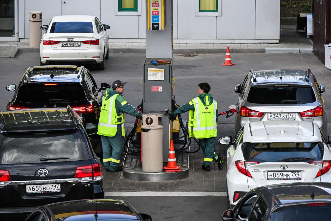 Russia extends diesel, marine fuel, kerosene export ban through Sept. 30