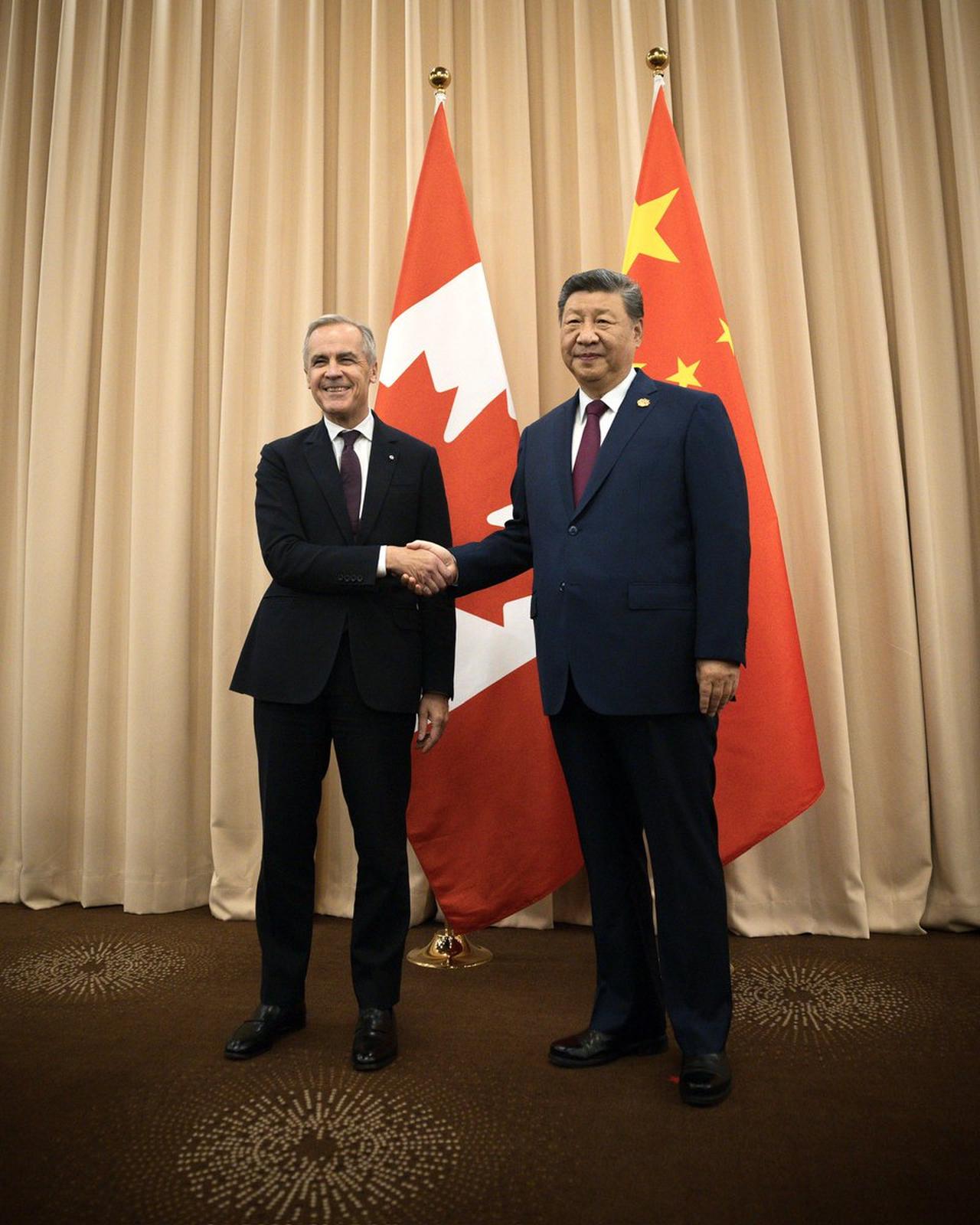 Prime Minister Carney meets with President Xi of China at the 2025 APEC Summit. (Photo via X/ @MarkJCarney)