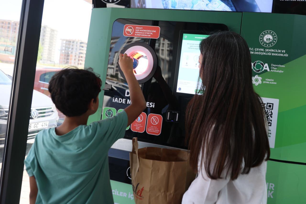 Türkiye recycles 130M beverage containers under deposit return system