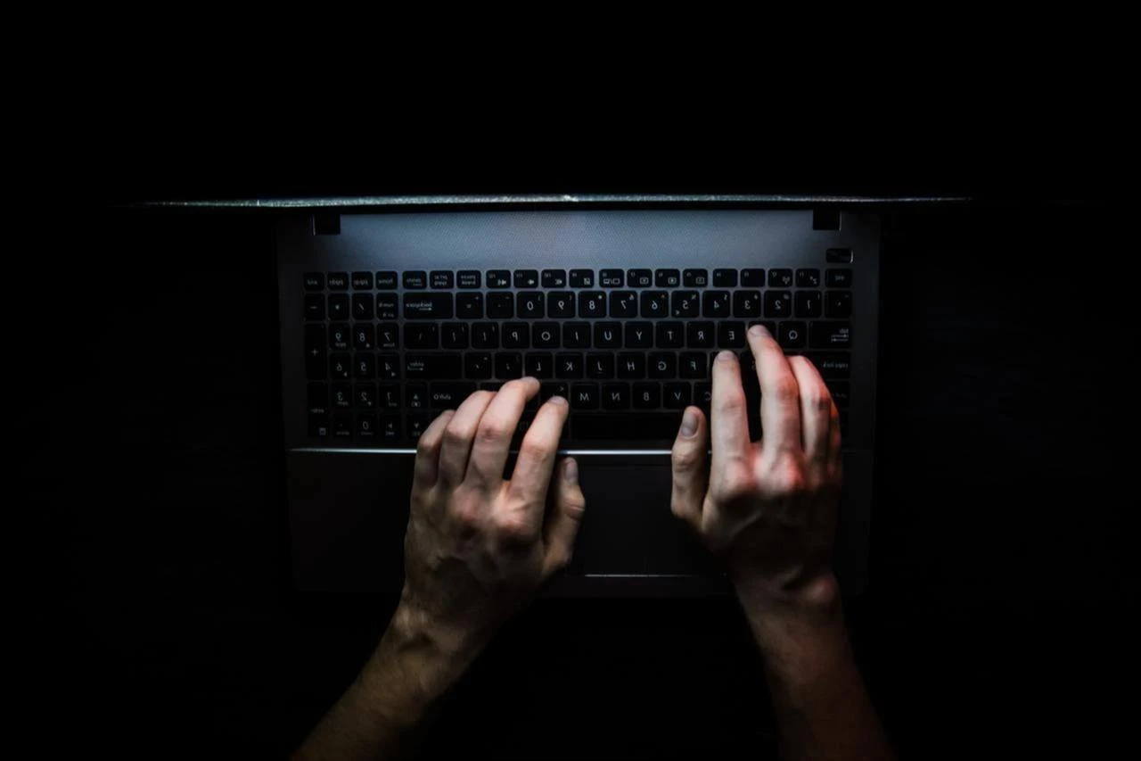 Breach puts data of 100,000 UK police officers on dark web Image