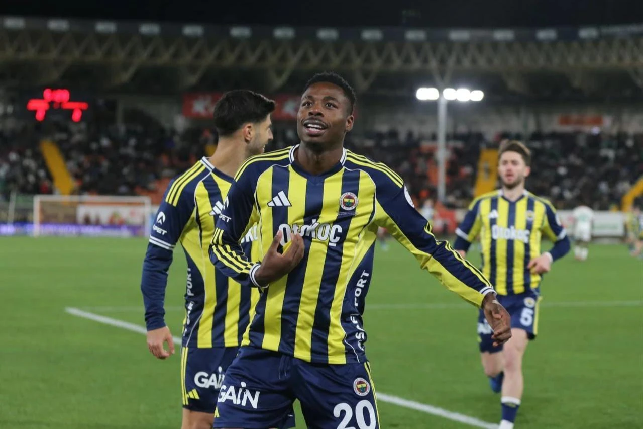 Deportivo targets Anthony Musaba as Fenerbahce clear foreign-player space