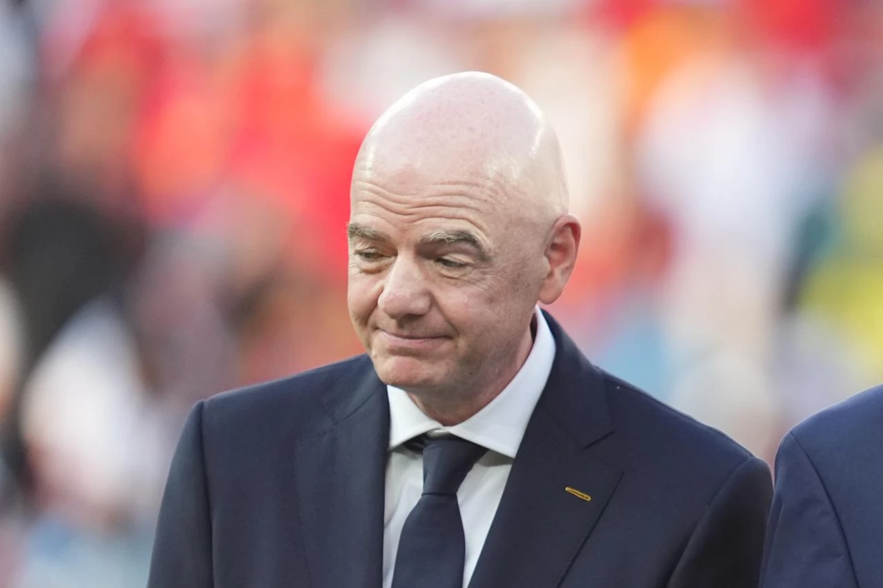 Infantino's FIFA reelection bid falters amid mounting opposition