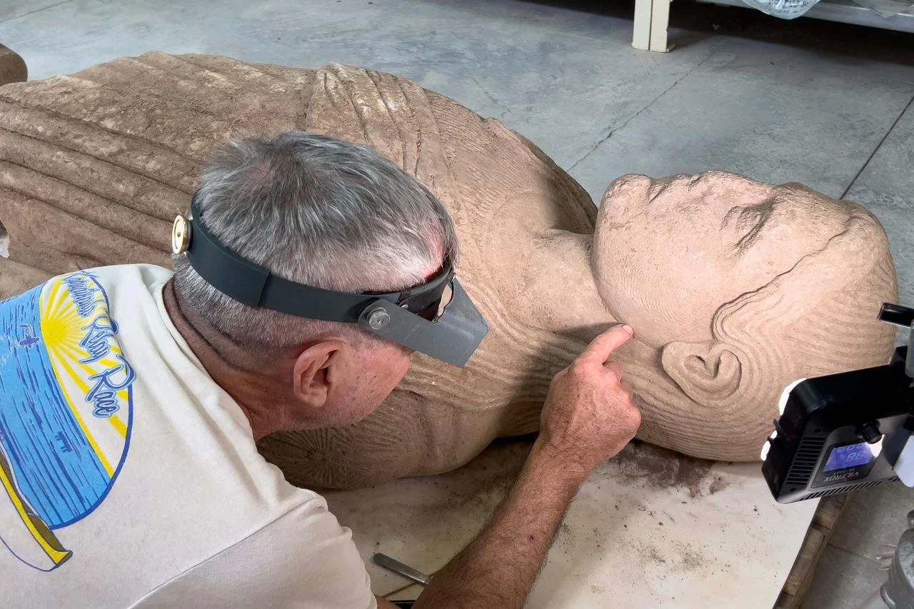 Monumental 2,500-year-old marble statue unearthed at Sardis in Türkiye
