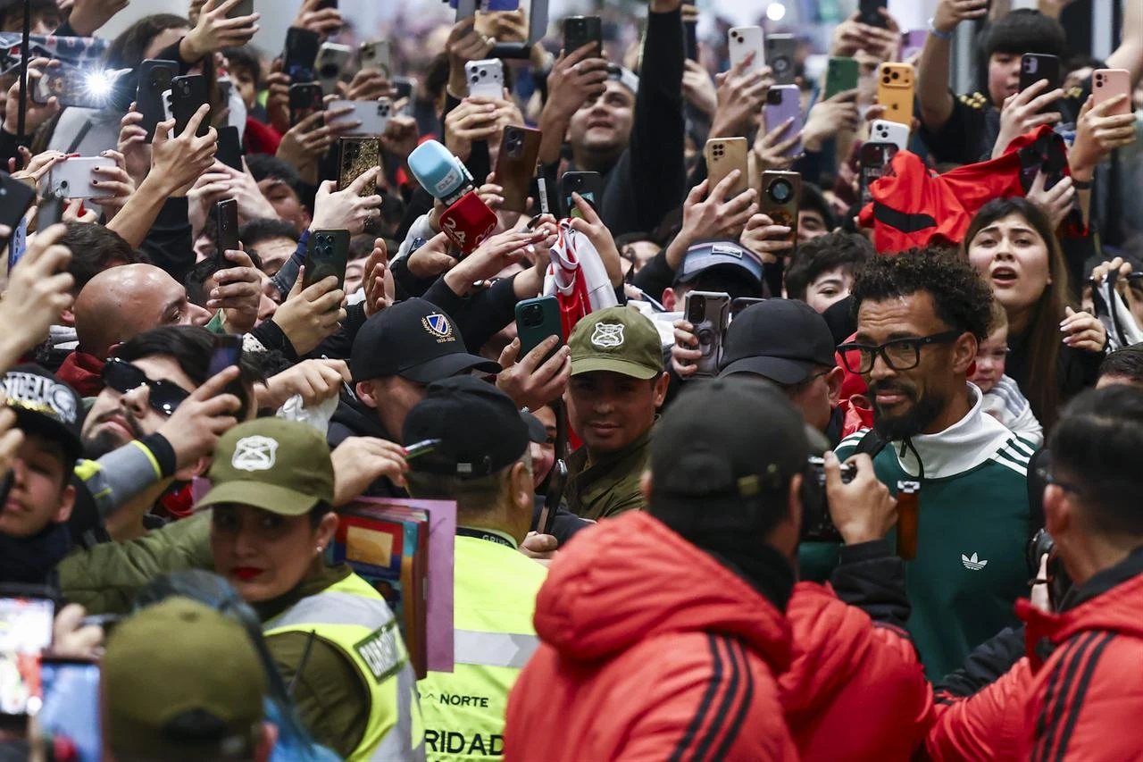 Cape Verde goalkeeper Vozinha arrived in Santiago, Chile, on Aug. 2, 2026, ahead of joining Colo-Colo. (AA Photo)