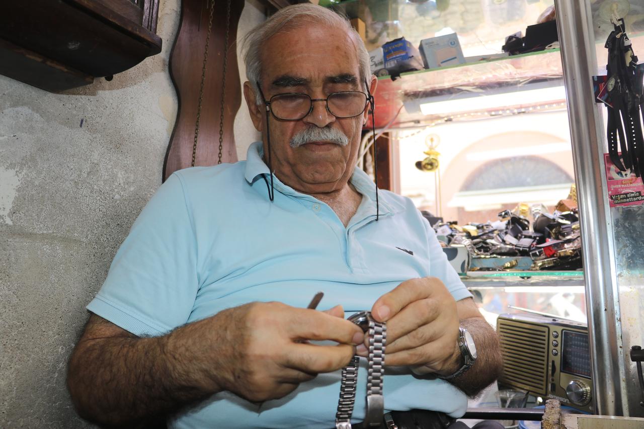 Adana watchmaker keeps 51-year-old craft alive in tiny shop Image