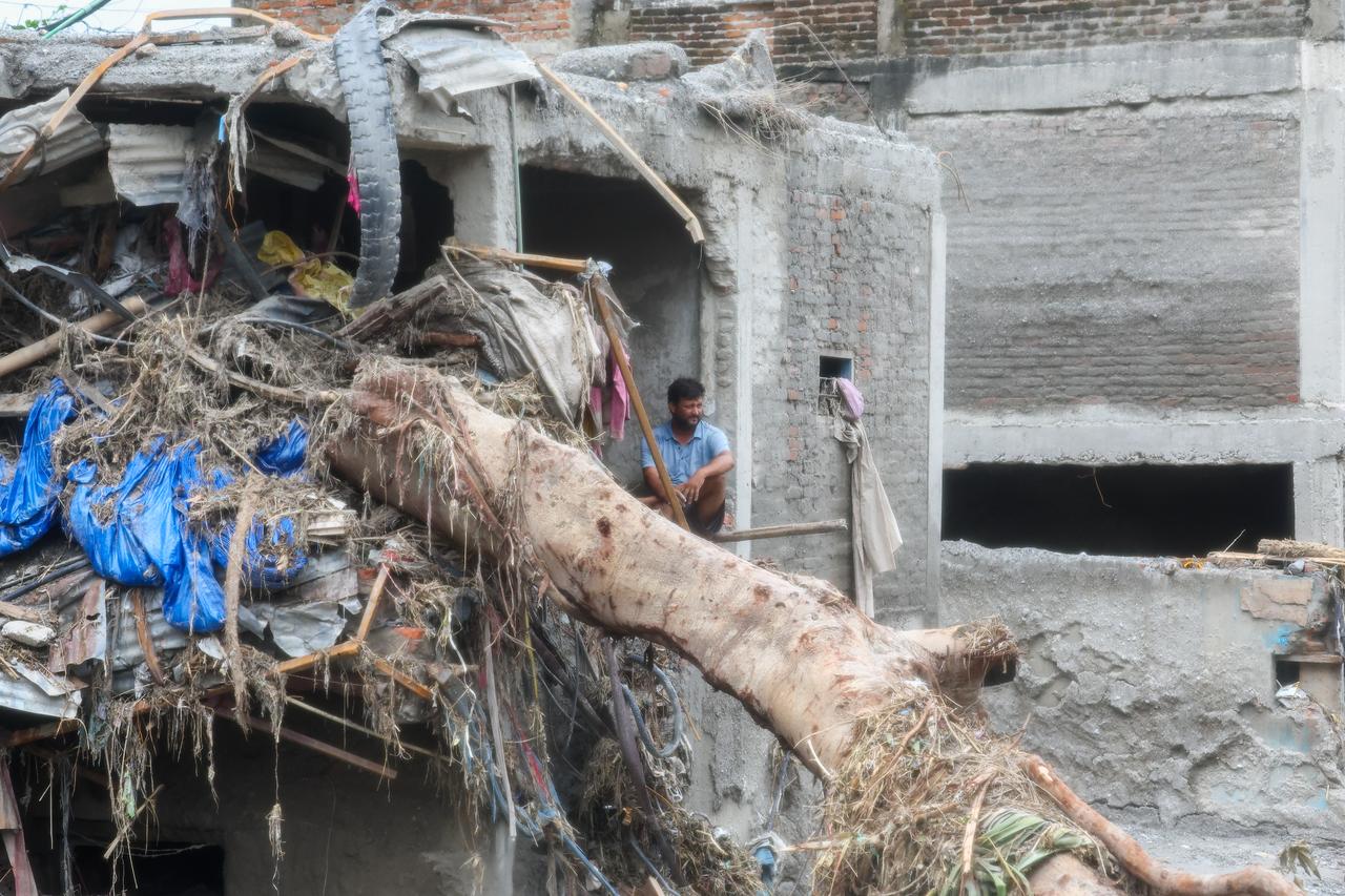 Nepal, Tibet flood death toll rises to 750