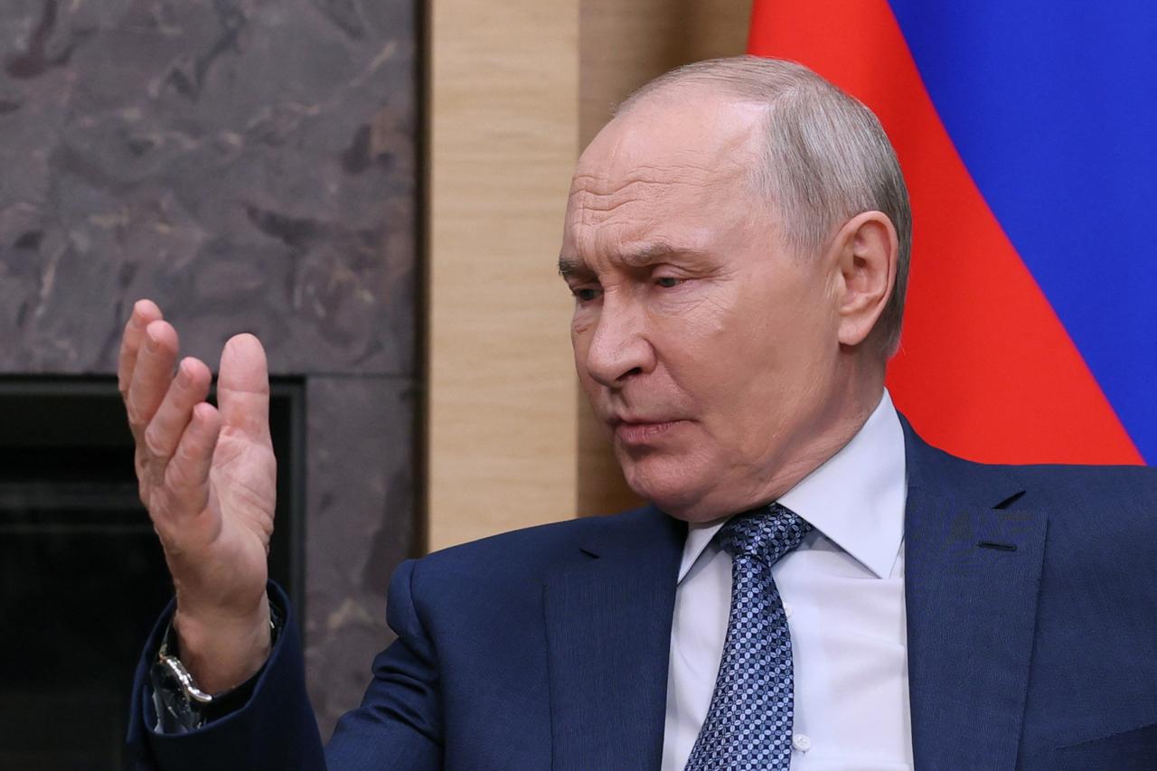 Russia prepares ‘massive strikes’ on Ukraine’s energy sector