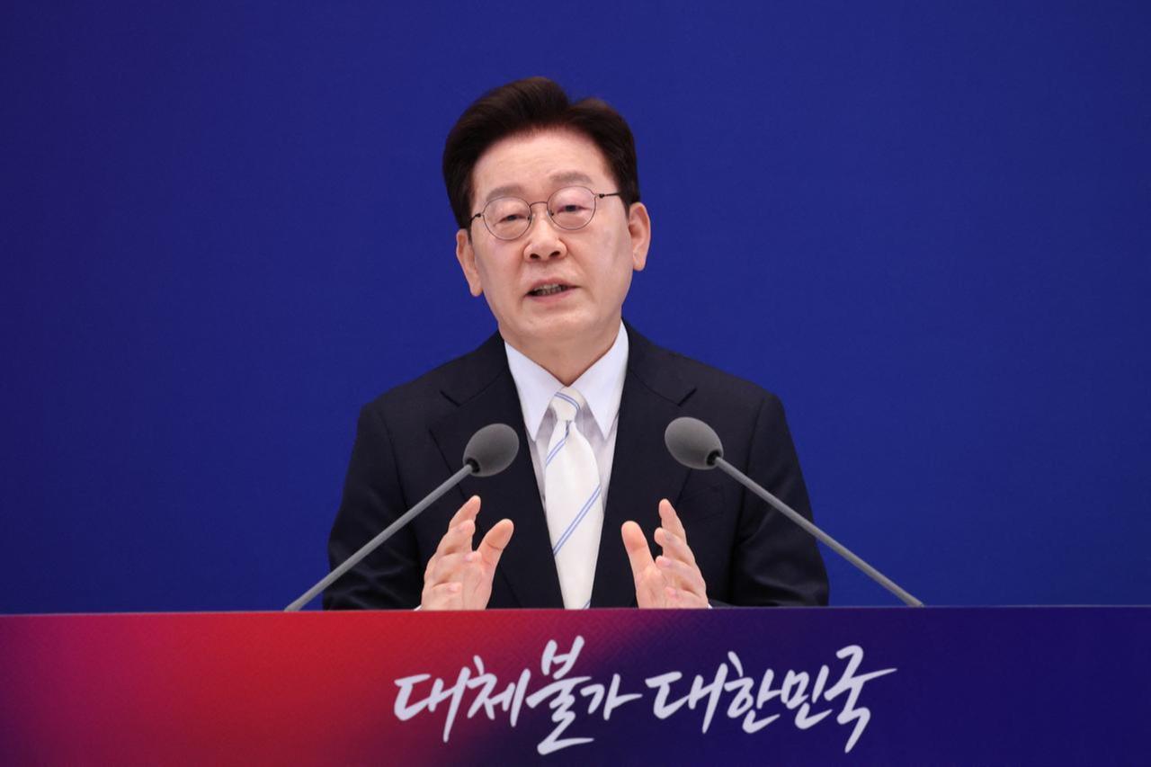 South Korea reshuffles Cabinet, names new finance and defense chiefs