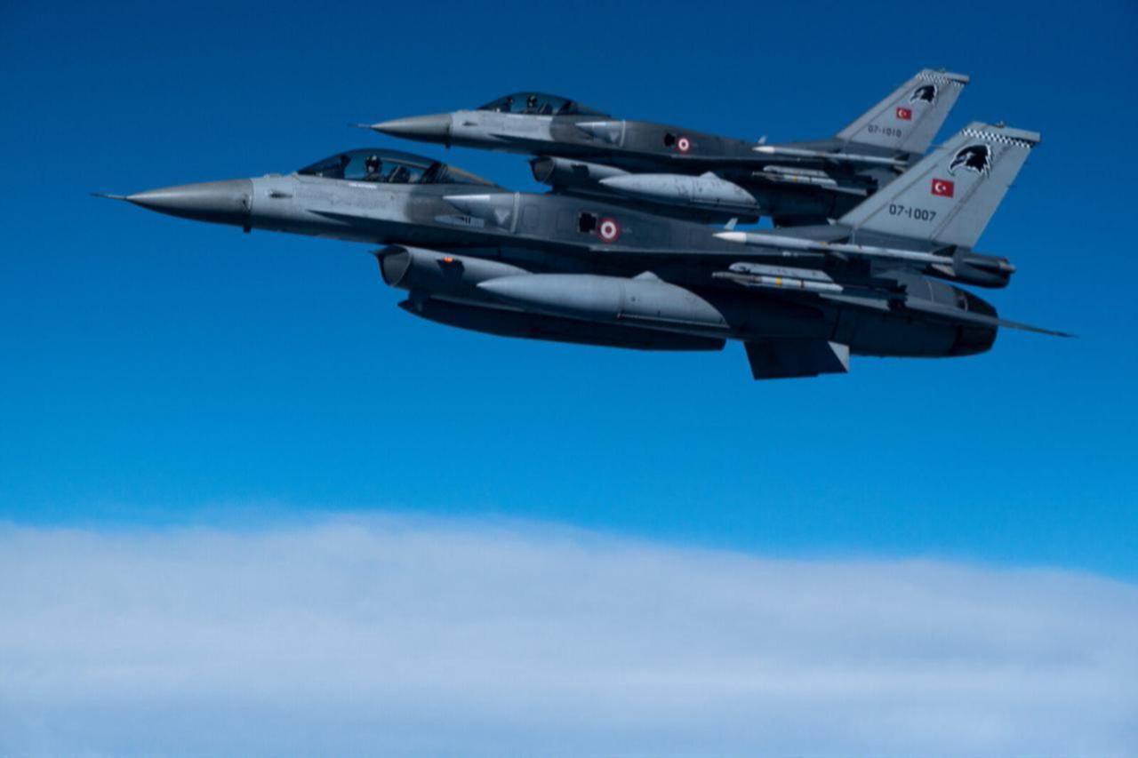 Two Turkish F-16 Fighting Falcons escorted the U.S. B-52 bomber through Turkish air space. (U.S. Air Force Photo)