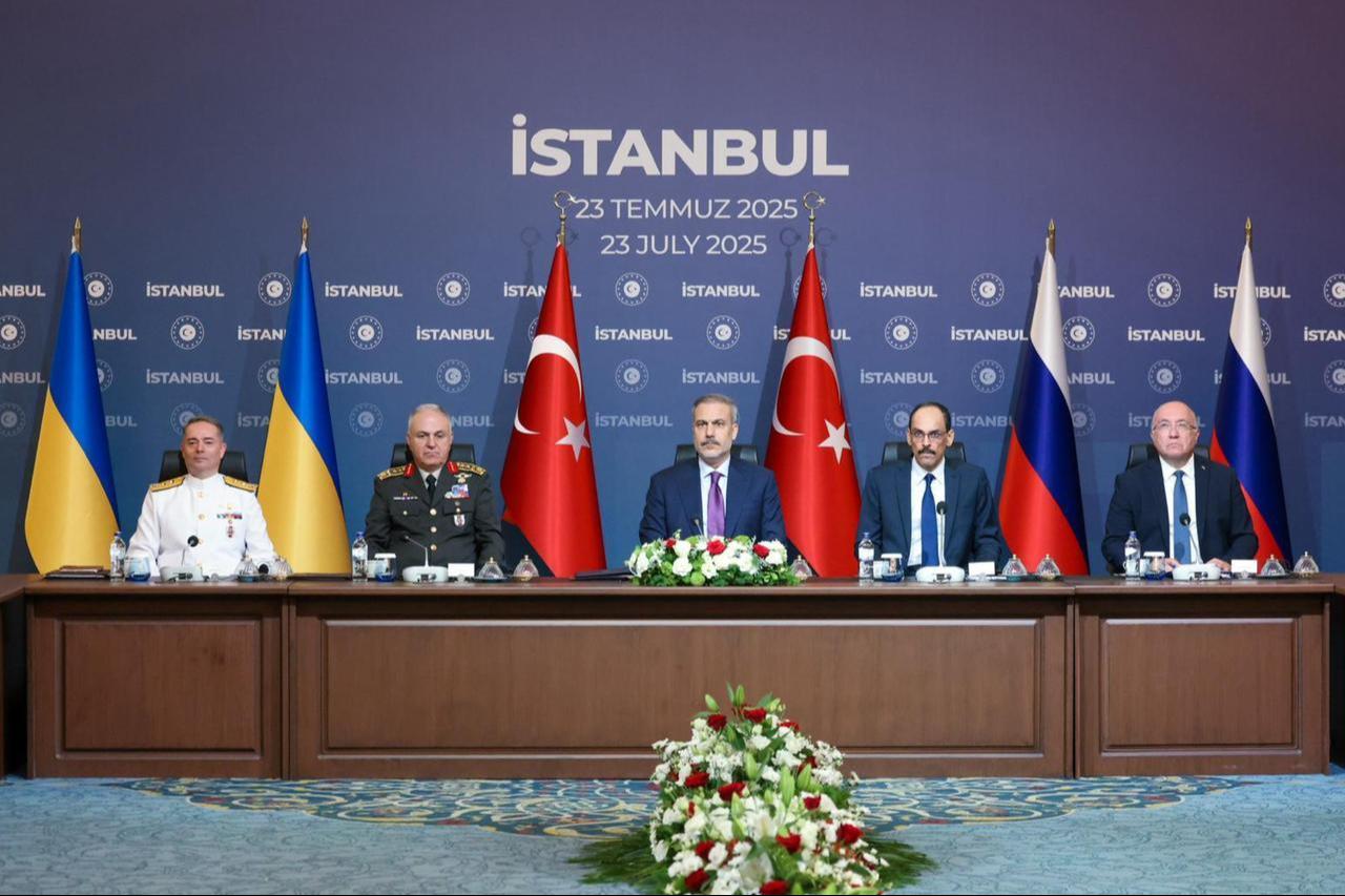 Turkish Foreign Minister Hakan Fidan (C) chairs the 3rd round of renewed Russia-Ukraine talks hosted by Türkiye at the Ciragan Palace in Istanbul, Türkiye, July 23, 2025. (Turkish Foreign Ministry/Handout)