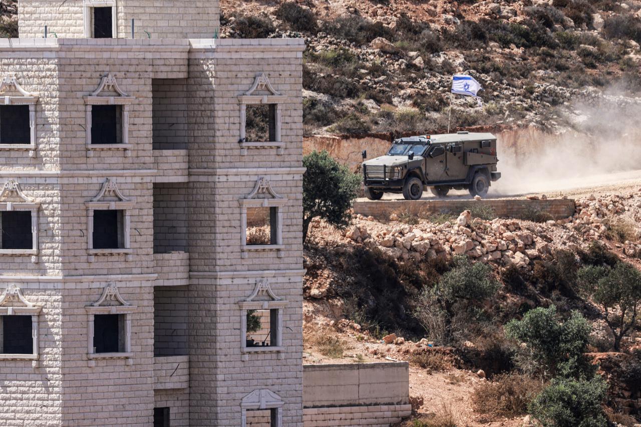 Israeli forces open fire in Nablus as West Bank raids expand