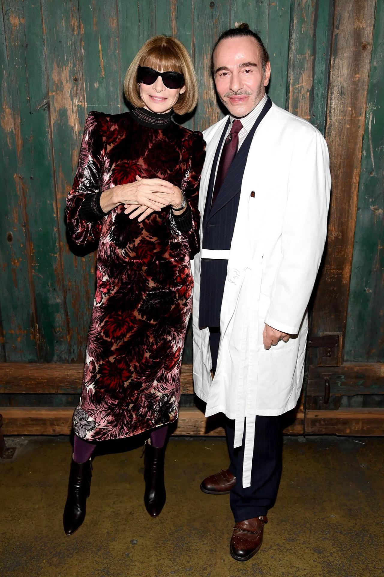 Anna Wintour and John Galliano. (photo via X/@HouseOfVanity88)