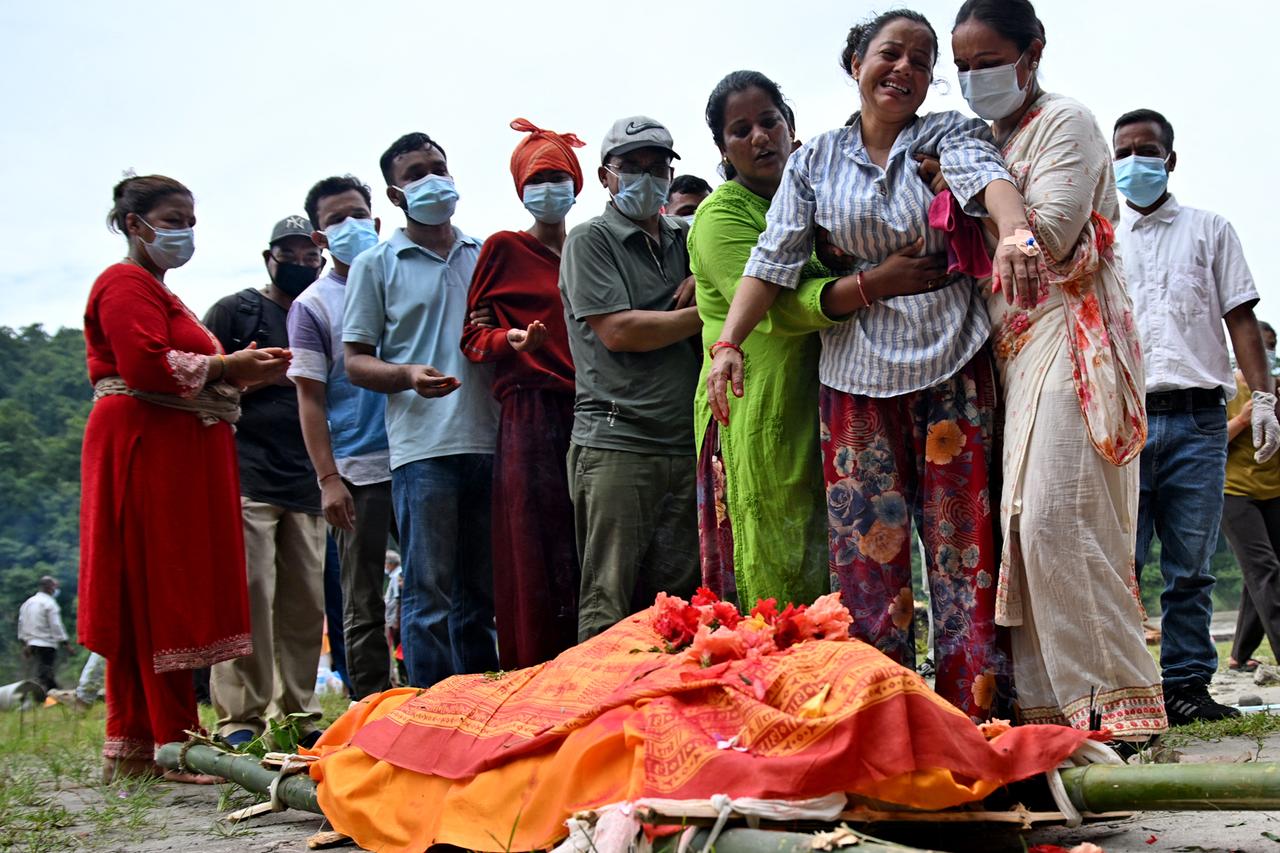 Nepal flood death toll rises to 903 as missing count tops 4,200