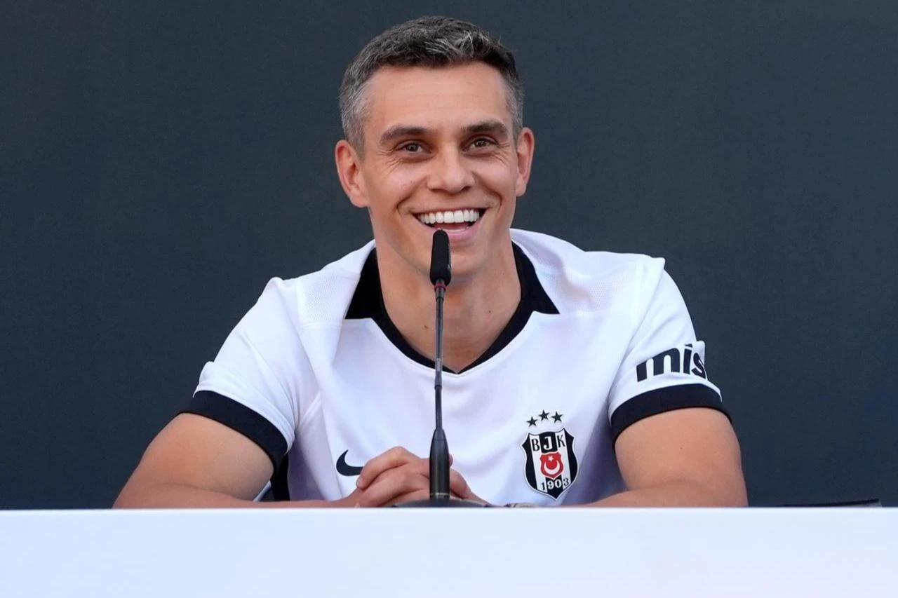 Besiktas license delay leaves Leandro Trossard out of UEFA squad