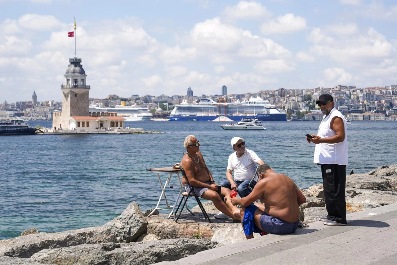 Istanbul set for hottest days of year as temperatures climb