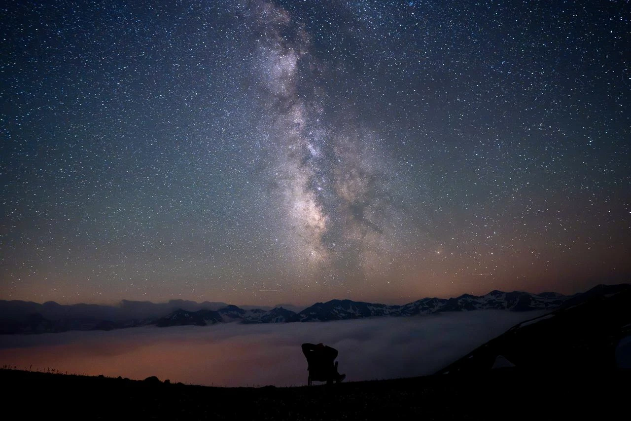 August sky delivers eclipse, meteors and rare moon glow