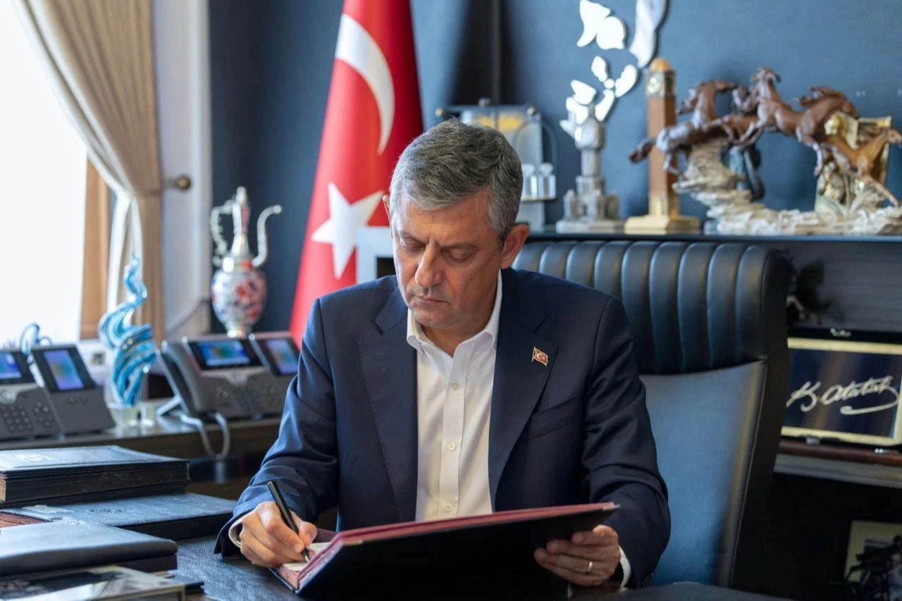 Prosecutors seek immunity lift for opposition leader Ozel over serial bribery claims