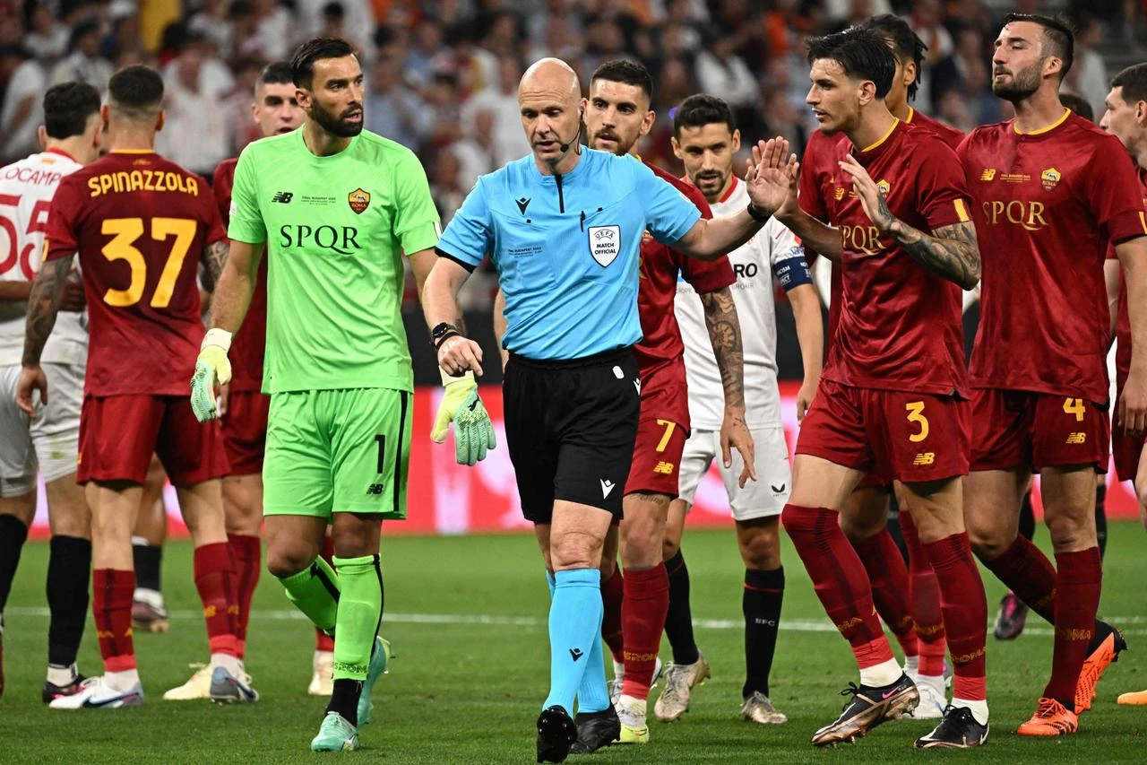 Ref Anthony Taylor takes up senior referee development role in Türkiye