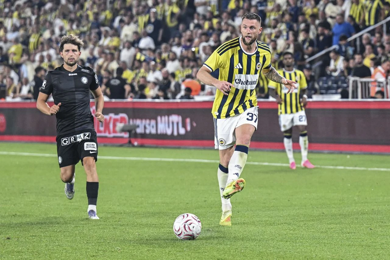Fenerbahce downs Sturm Graz 2-0 in Champions League qualifier