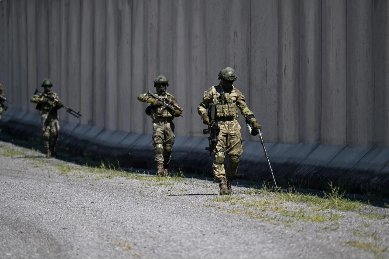 Turkish border units patrol the border, which is kept under control with security walls, trenches, ditches, and technological investments in Van, TÜrkiye, Sept. 16, 2025. (AA Photo)