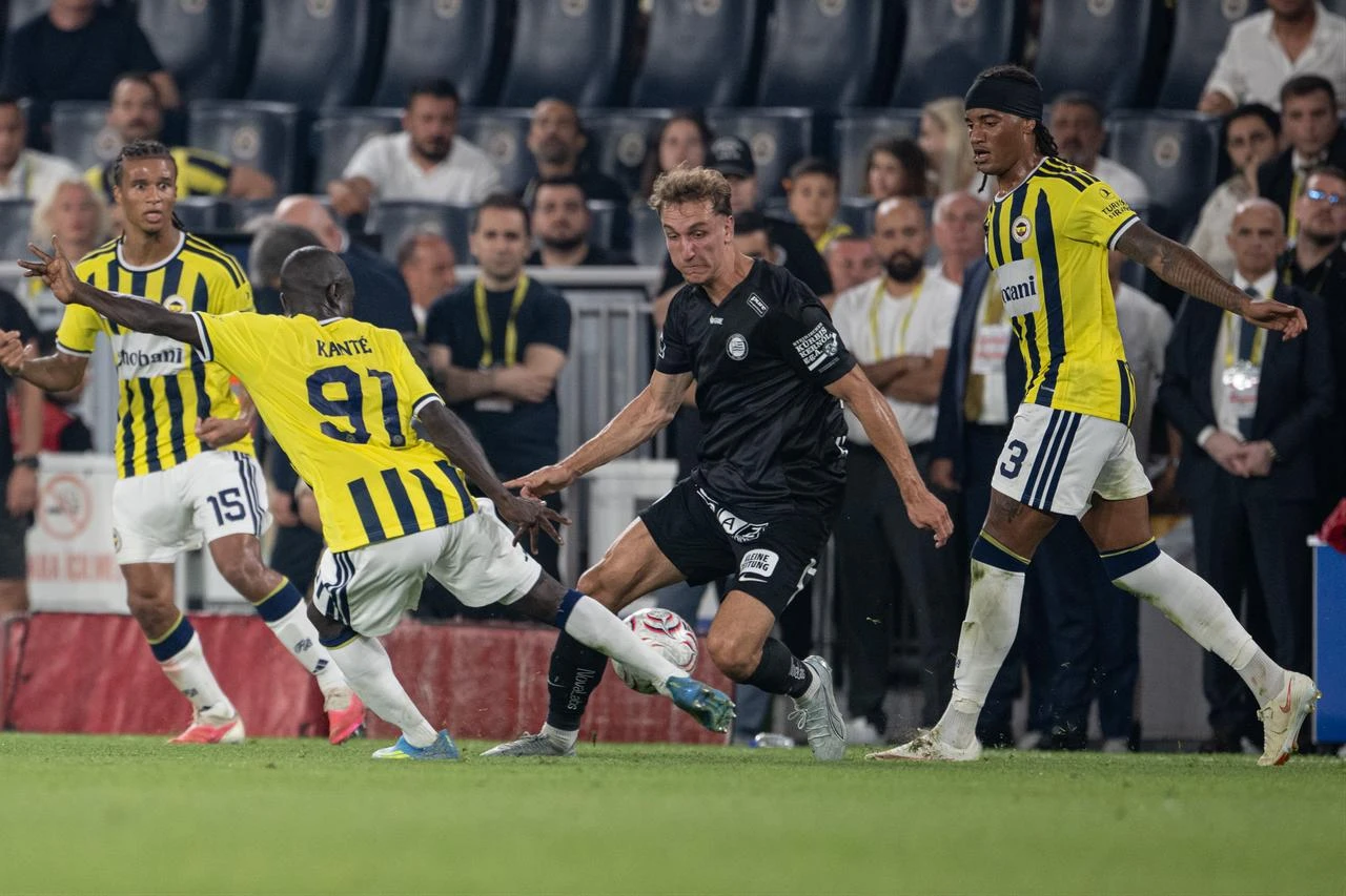 N'Golo Kante (91) of Fenerbahce in action during the UEFA Champions League third qualifying round first leg match between Fenerbahce and Sturm Graz at Chobani Stadium in Istanbul, Türkiye, on Aug. 5, 2026. (AA Photo)