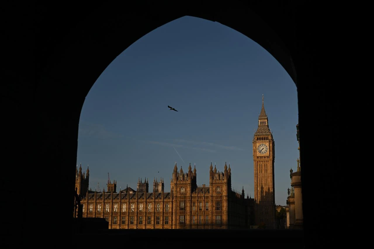 UK expands Russia sanctions against banks, firms and oil vessels