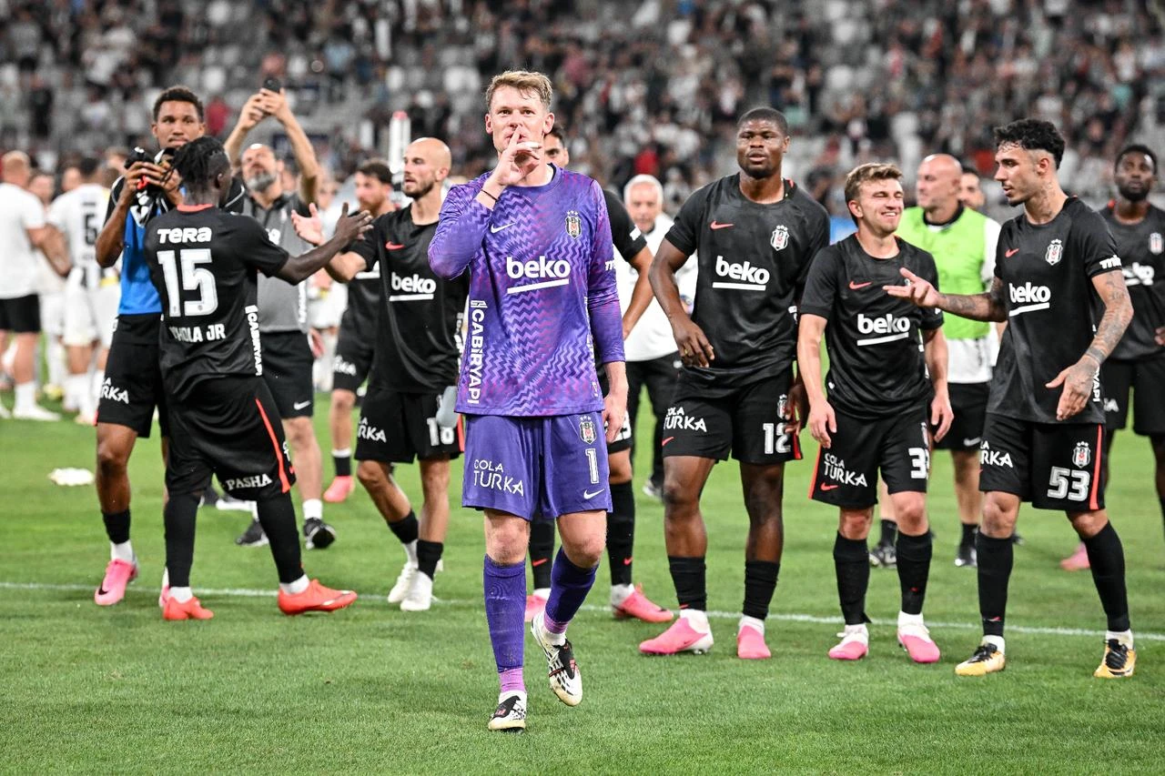 Alexander Nubel goes 13-for-13 as Besiktas edges Hradec Kralove