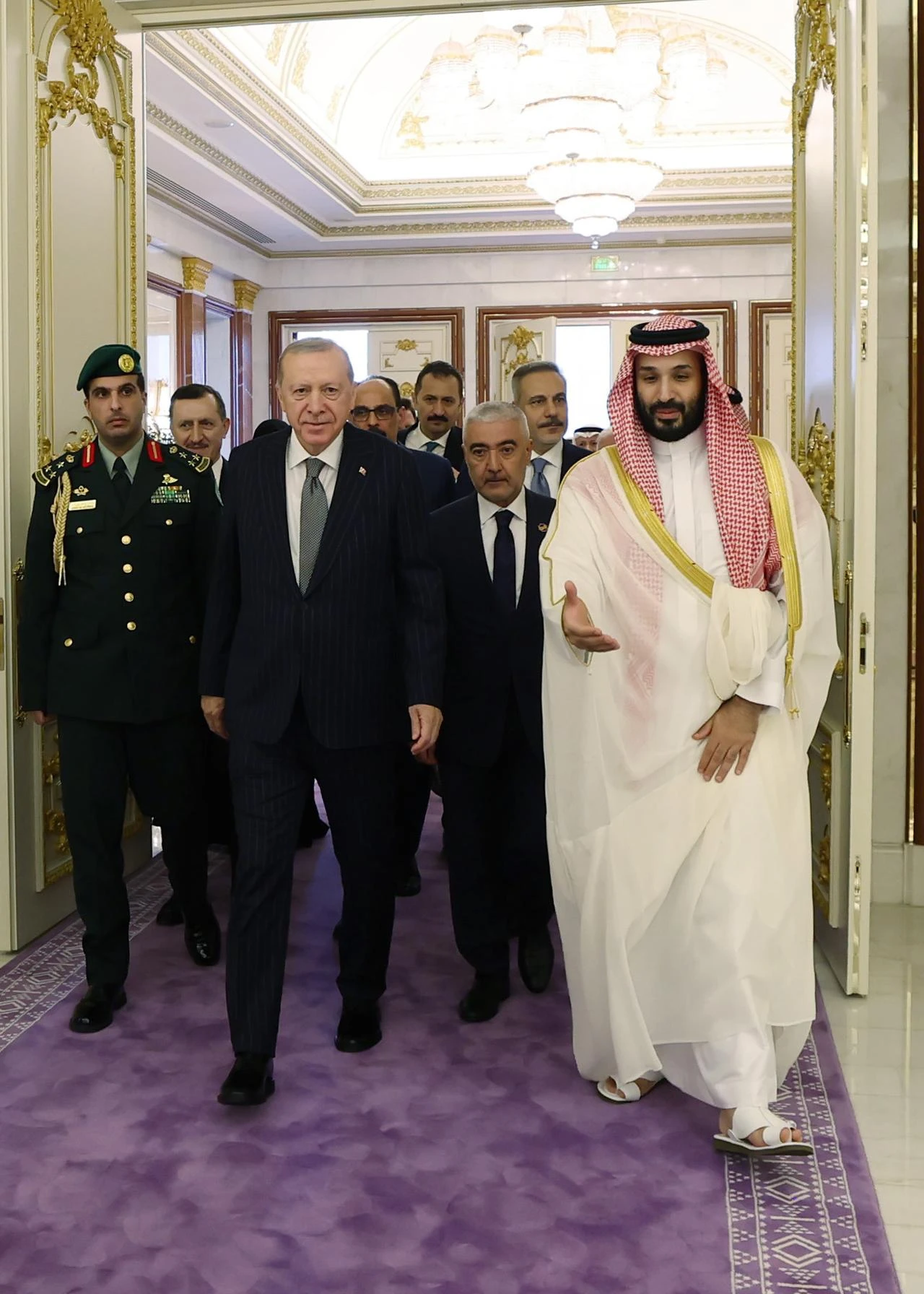 President Recep Tayyip Erdogan (C) meets with Saudi Crown Prince Mohammed bin Salman (R) during a working visit in Mecca, Saudi Arabia, Aug. 7, 2026. (Photo via Turkish Presidency/Murat Cetinmuhurdar/HO)