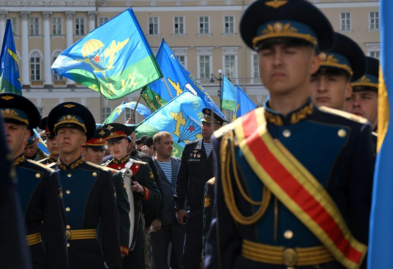 Veterans of the Russian airborne forces celebrate the Paratroopers' Day in central Saint Petersburg, Russia, on August 2, 2026. (AA Photo)