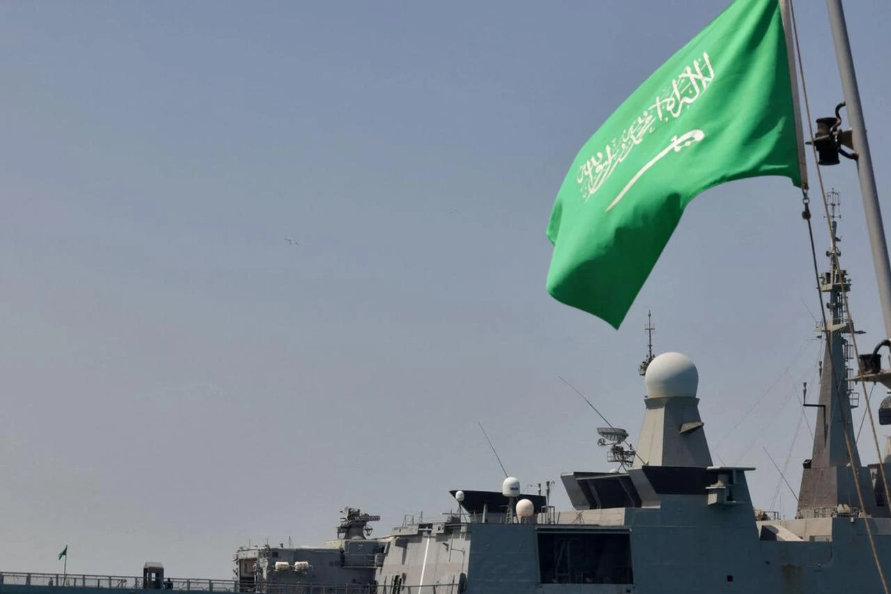 Saudi Arabia reportedly expects imminent attacks from north and south