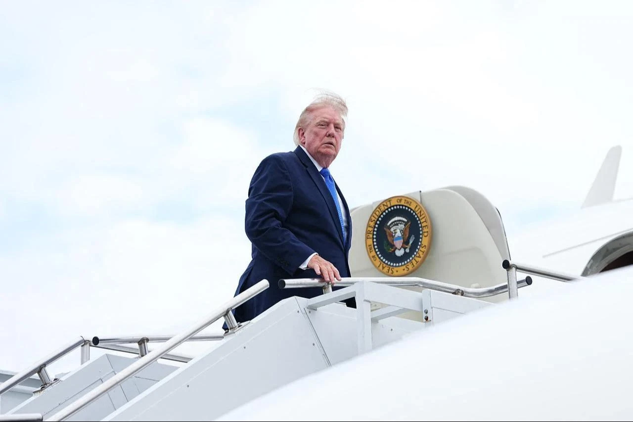 US President Donald Trump boards Air Force One at Morristown Municipal Airport in Morristown, New Jersey, August 2, 2026. (AFP Photo)