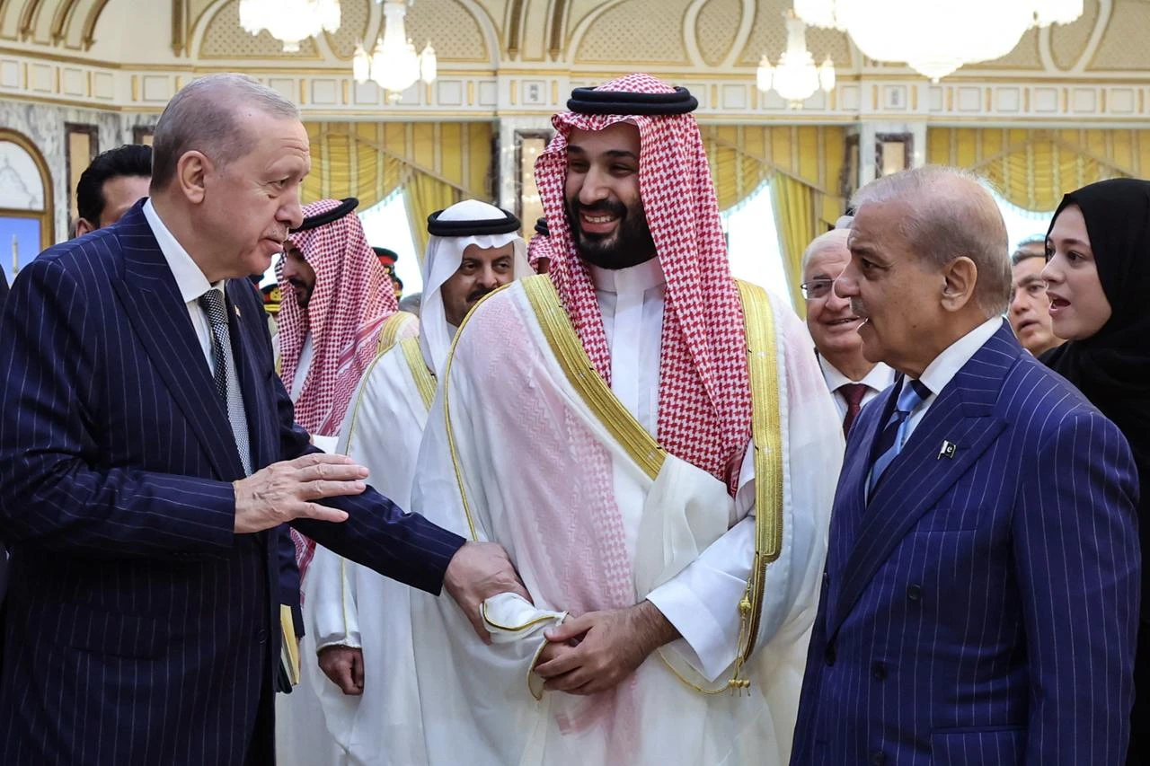 Mecca defense pact signals US is 'becoming unreliable': Ex-US envoy