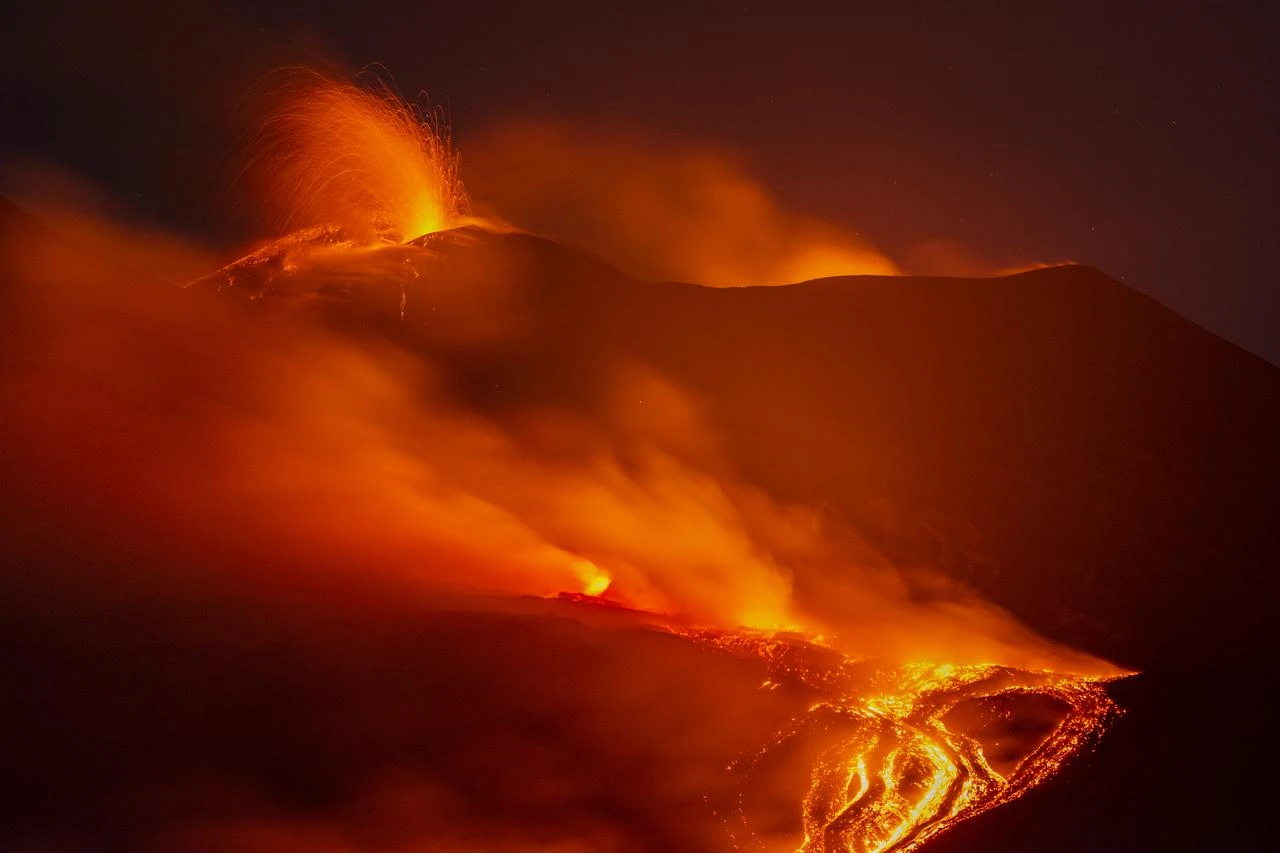 Mount Etna enters new paroxysmal phase as ash disrupts Catania airport