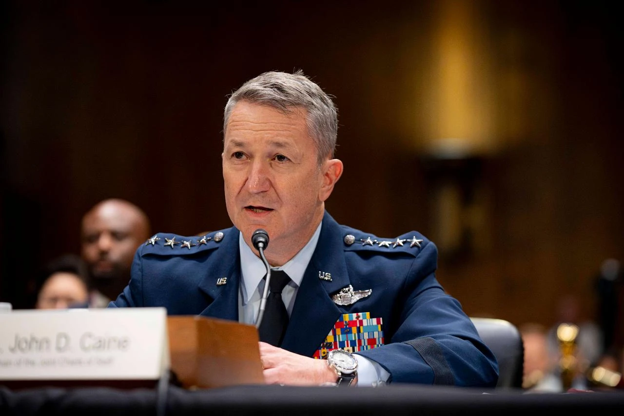 Trump's top general 'looking for an off-ramp' from Iran war