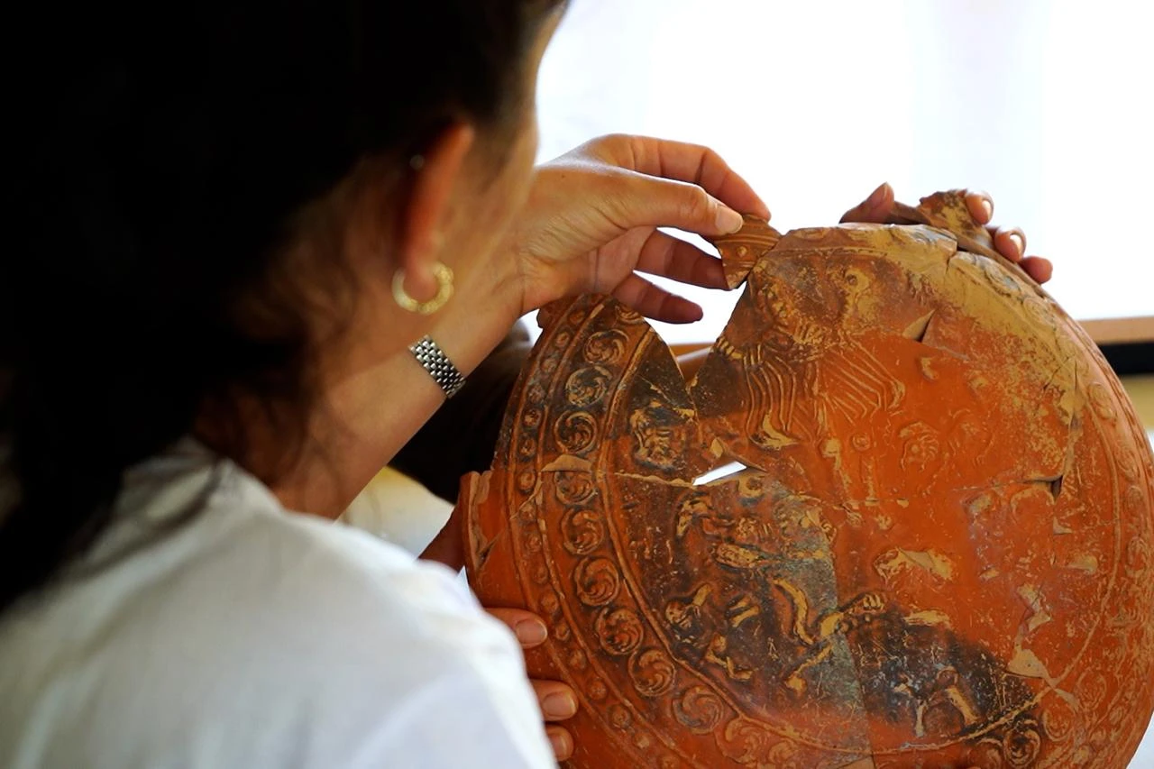 Unique 1,500-year-old liturgical vessel depicting Daniel's vision found in Türkiye