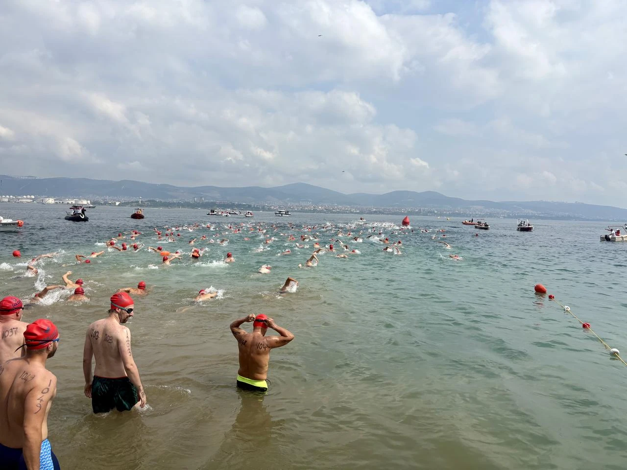 Athletes swimming from the Degirmendere beach in Golcuk to Derince. (AA Photo)