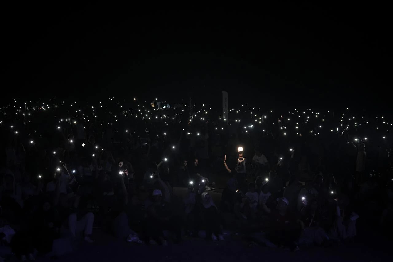 In the Karacabey district of Bursa, more than 25,000 stargazers watched the meteor shower at the “Perseid Meteor Shower Observation Event.” (AA Photo)